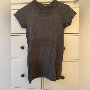 Lululemon short sleeve shirt